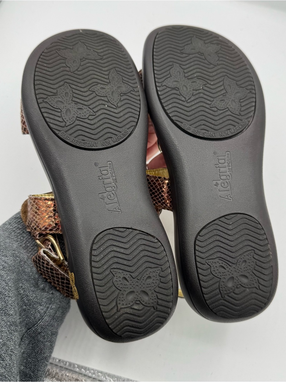 Alegria Julie Riches Metallic Bronze Snakeskin Comfort Sandal Size 38 US 7.5-8 - Picture 5 of 5